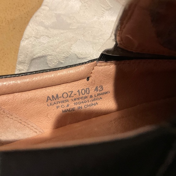 Alegria Pebbled Leather Slip Ons Size 9.5 main image 9